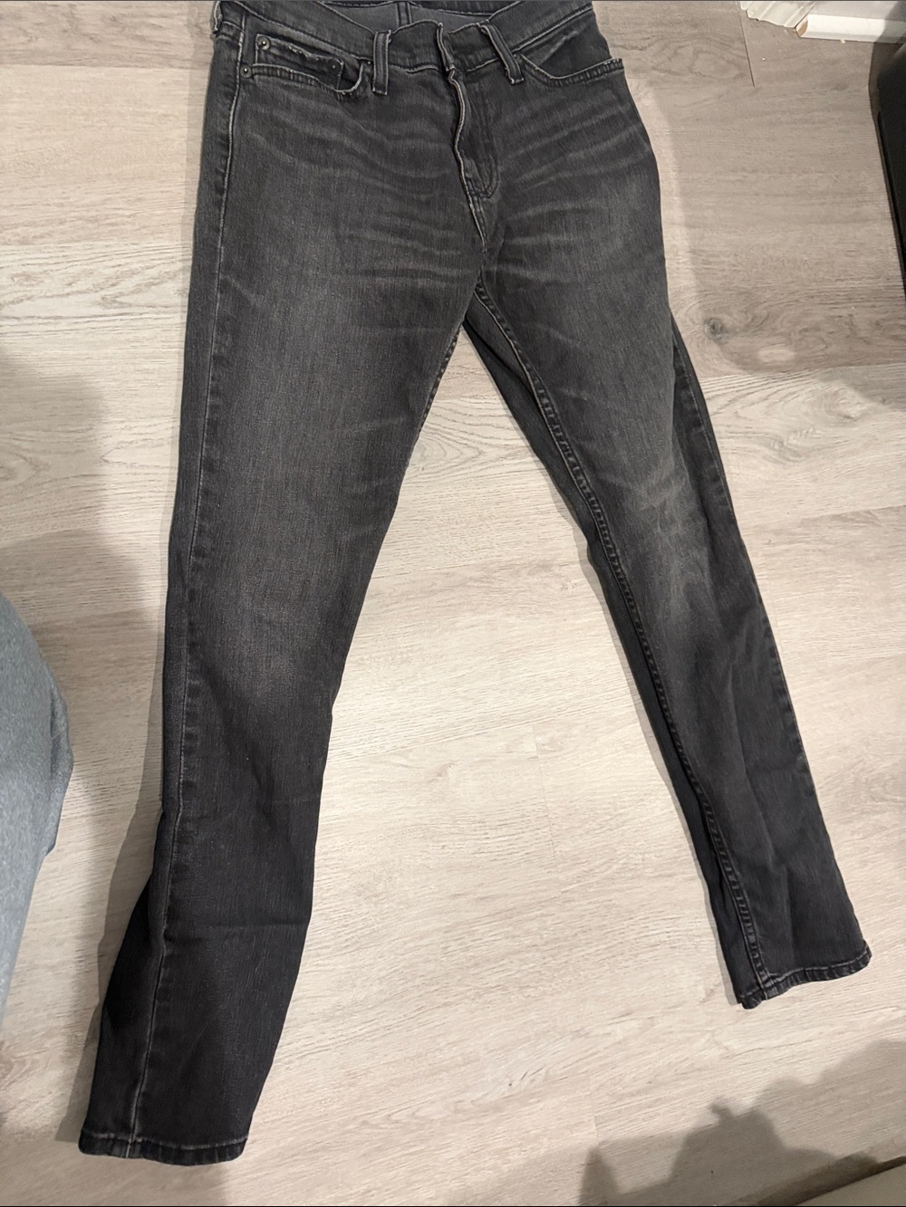 men Black Skinny Jeans with Subtle Fade